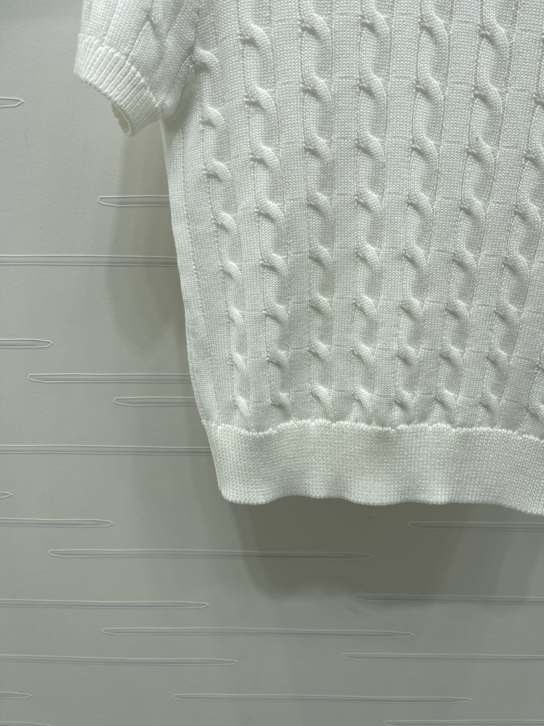 Women's short sleeves